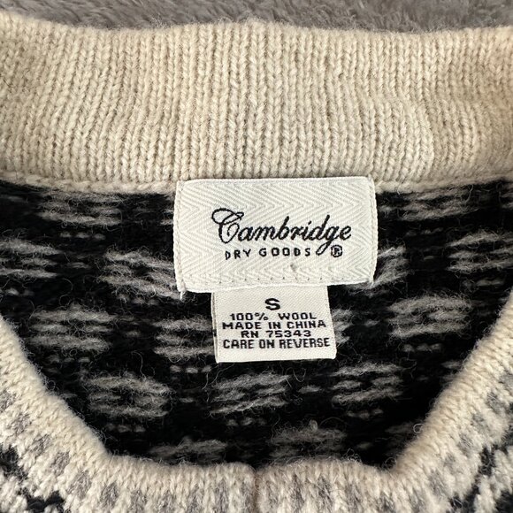 Cambridge Dry Goods 100% Wool Fair Isle Nordic Hook Front Sweater SMALL Cardigan - Picture 5 of 7